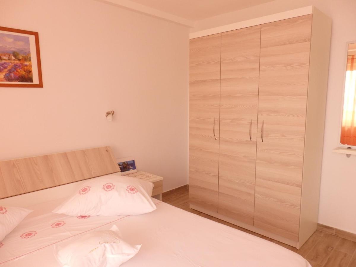 Apartmani Stipan Brela Exterior foto
