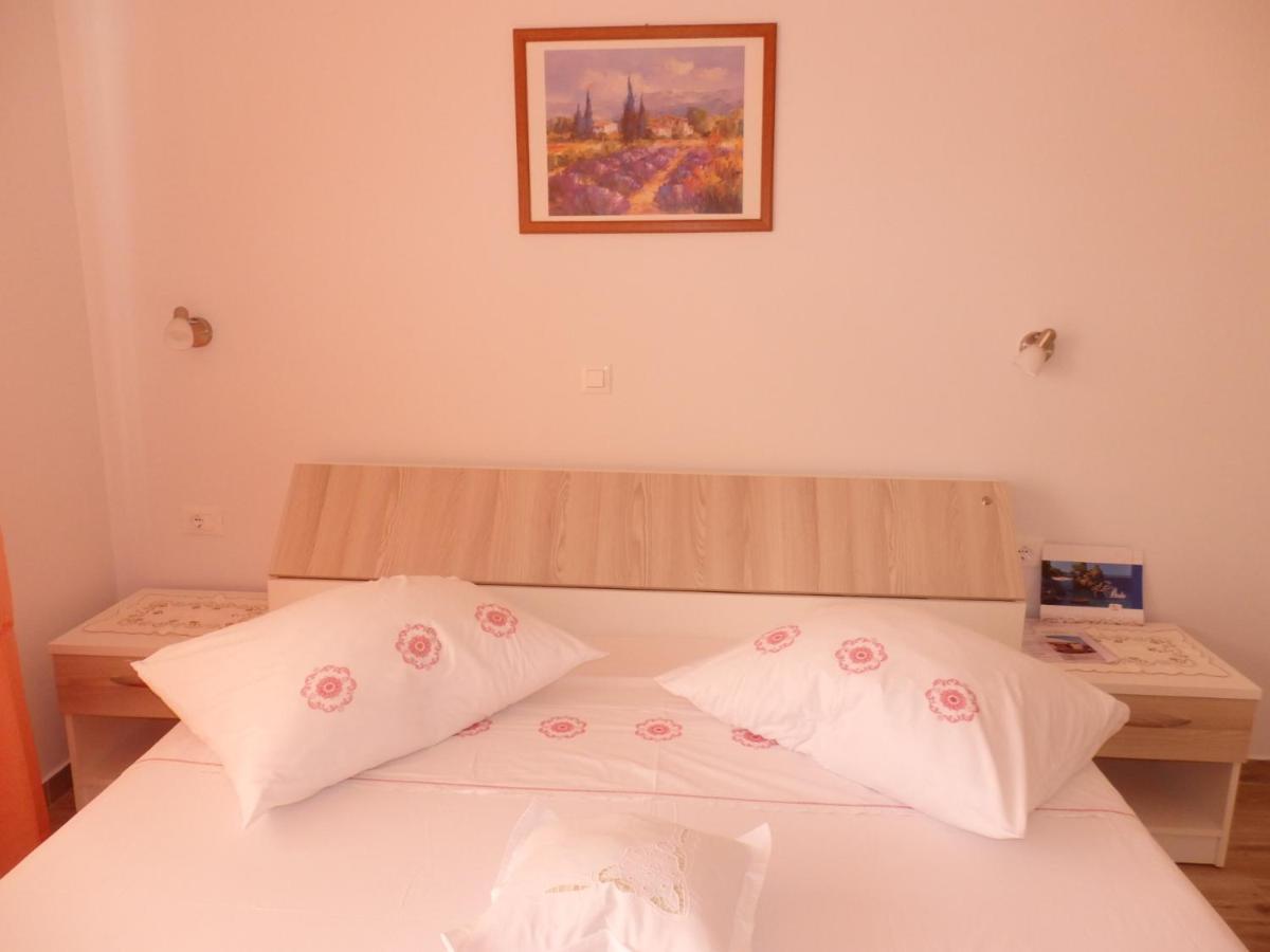 Apartmani Stipan Brela Exterior foto