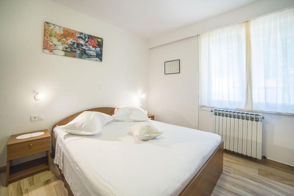Apartmani Stipan Brela Exterior foto