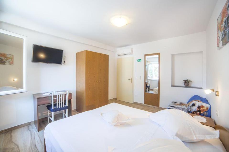 Apartmani Stipan Brela Exterior foto